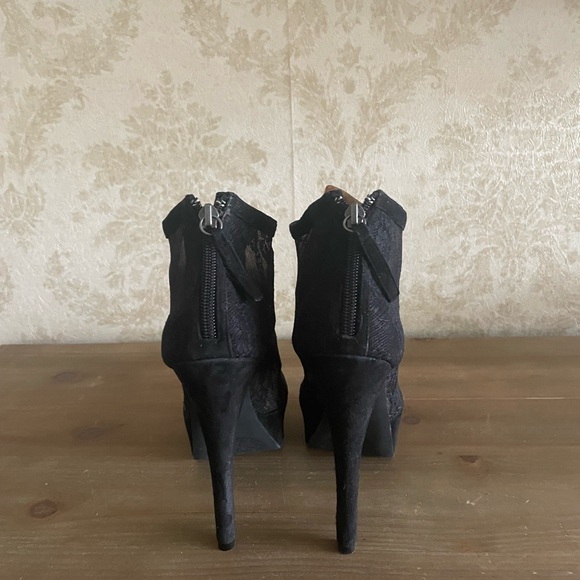 Bebe lace platform heels - Picture 5 of 9